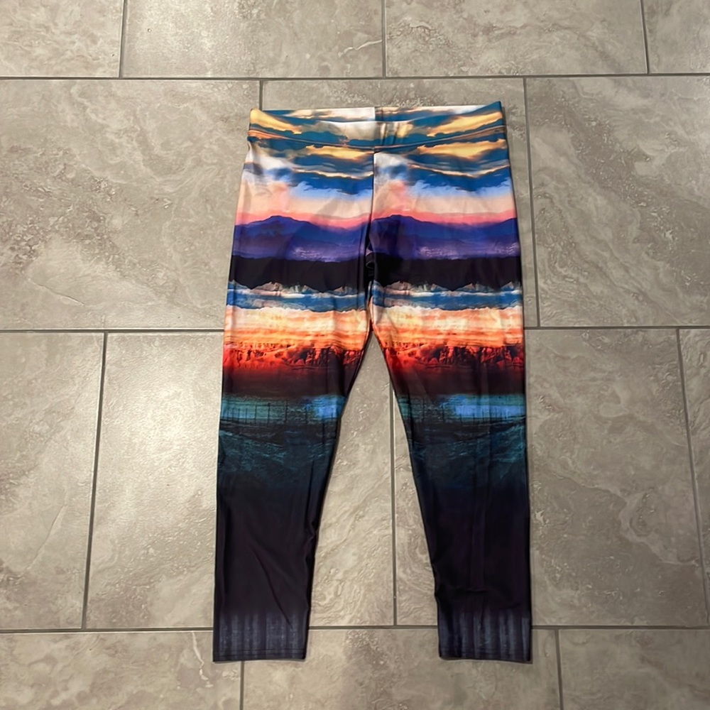 Mountain skyline leggings